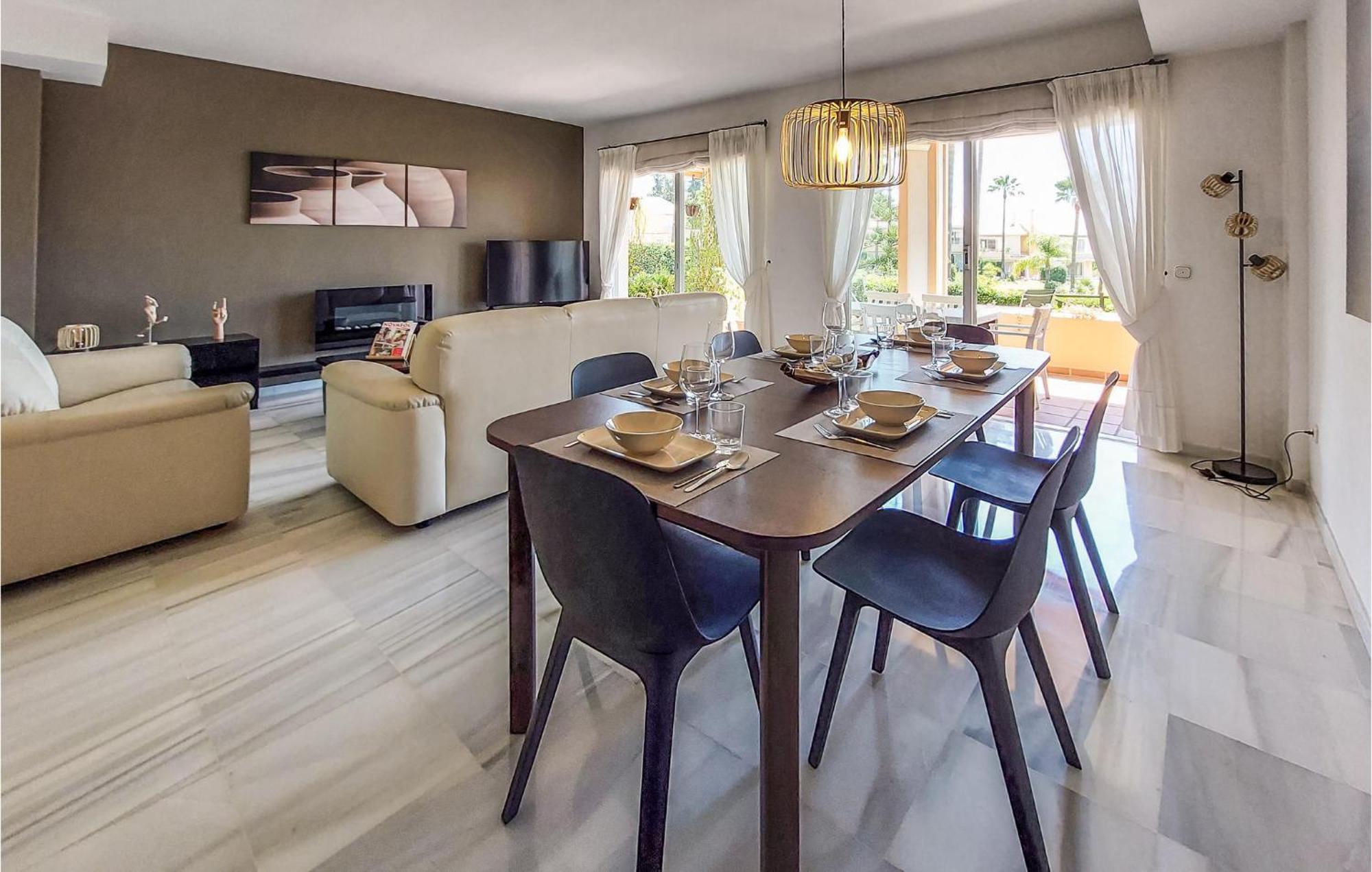 Semesterbostad 3 Bedroom Cozy In Malaga Estepona