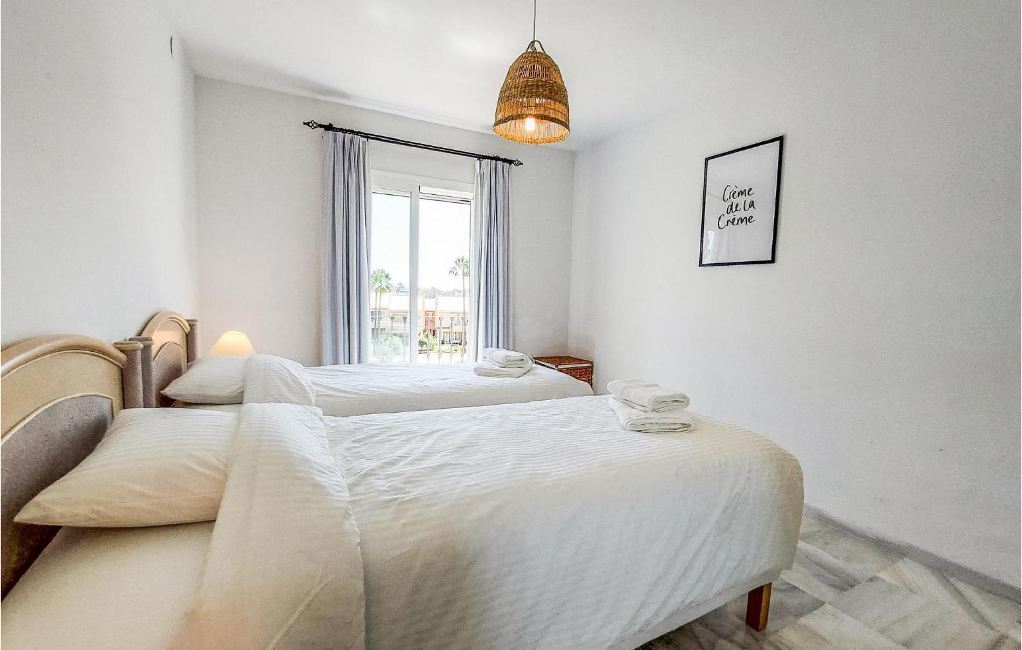3 Bedroom Cozy In Malaga Semesterbostad